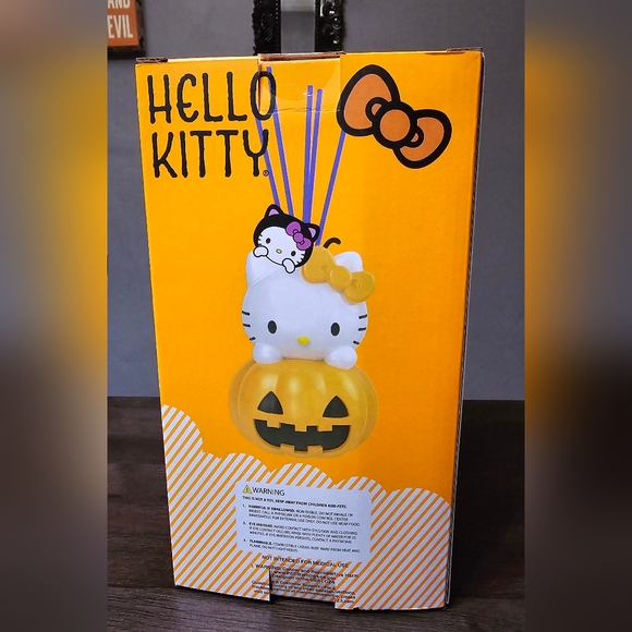 Hello Kitty Halloween diffuser - Picture 2 of 3